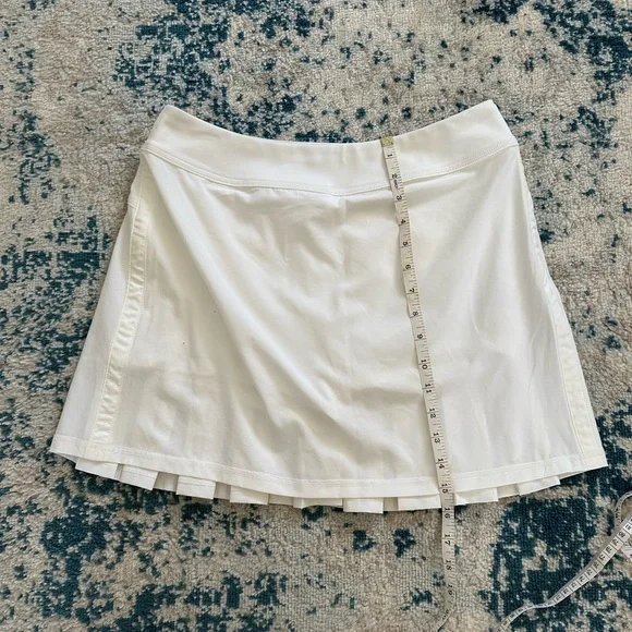Vineyard Vines White Pleated Mini Skirt NWT size small cute - Picture 3 of 8